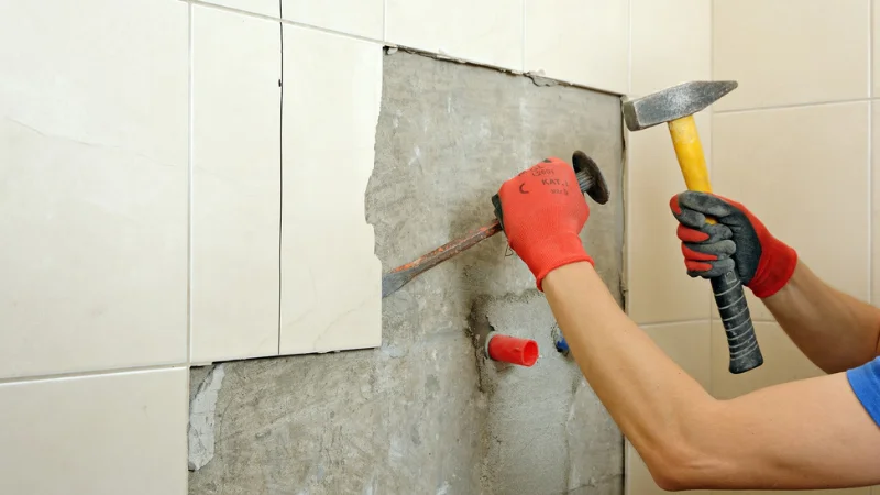 تخریب و کندن کاشی دیوار