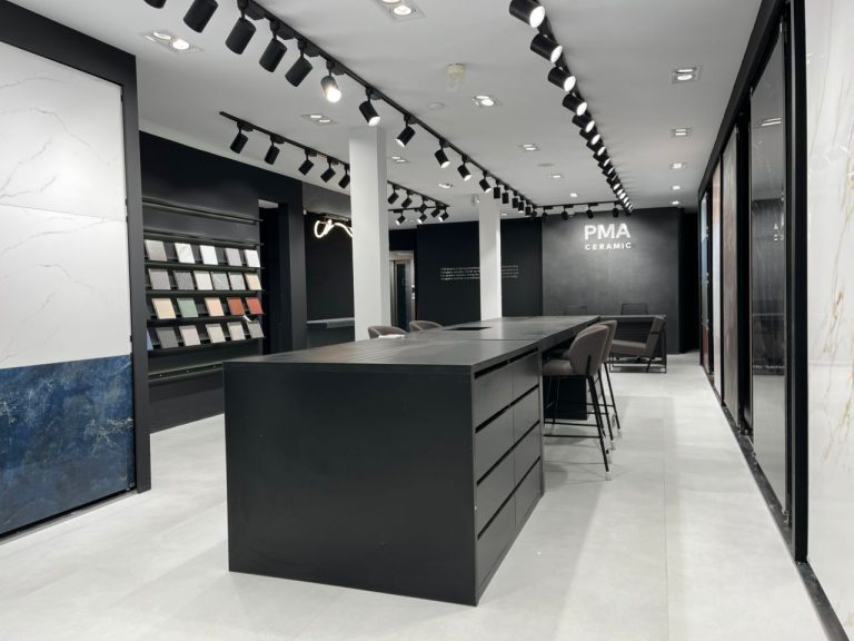 Showroom 2, Shiraz Street, Tehran